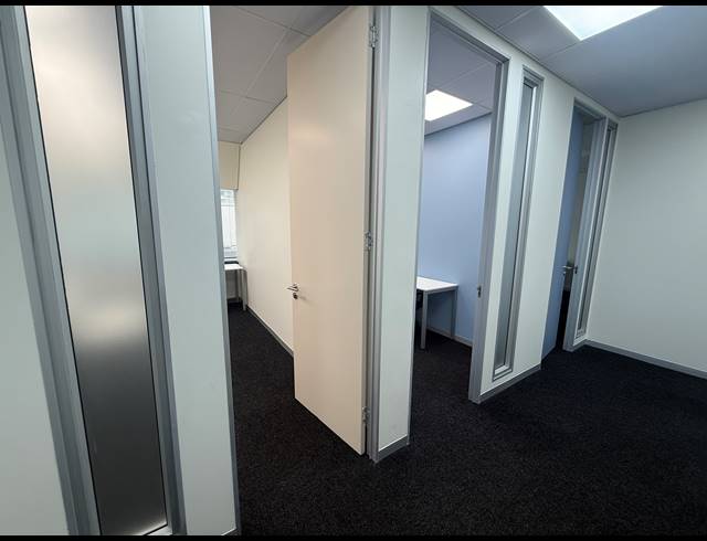 21M² OFFICE TO LET IN KILLARNEY